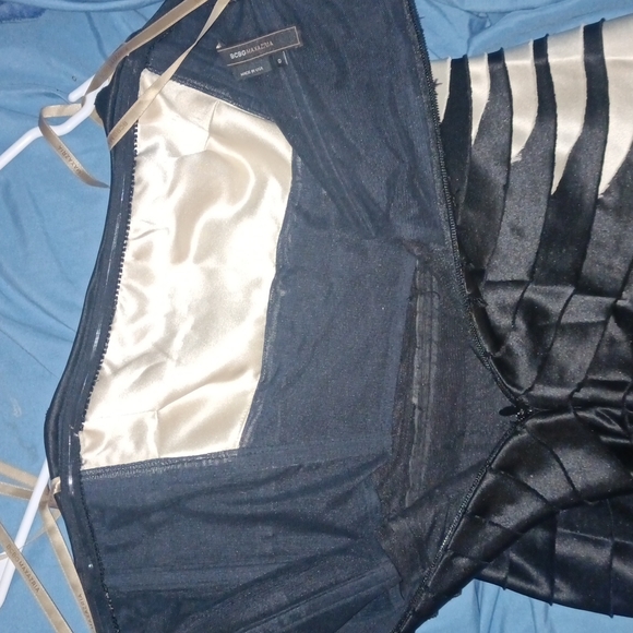 BCBGMAXAZRIA-EUC-RARE- BLACK&WHITE DOWN RIGHT SIDE STRAPLESS DRESS - Picture 5 of 11